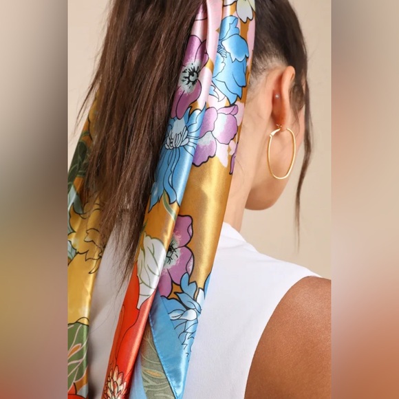 NWT Radiant Accent Golden Yellow Multi Floral Satin Square Scarf - Picture 4 of 6